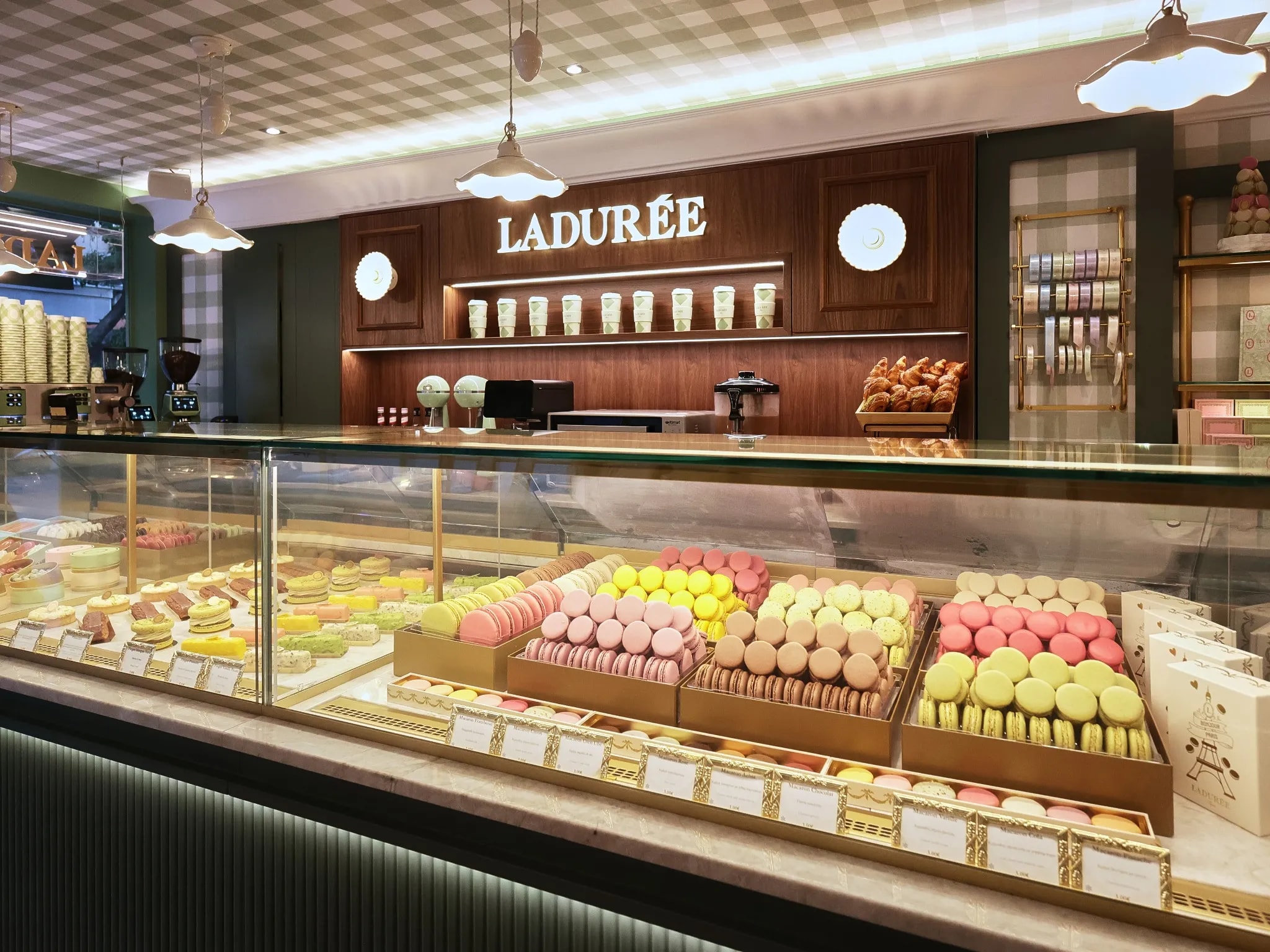 Ladurée Coffee Shop στο Κολωνάκι, Αθήνα