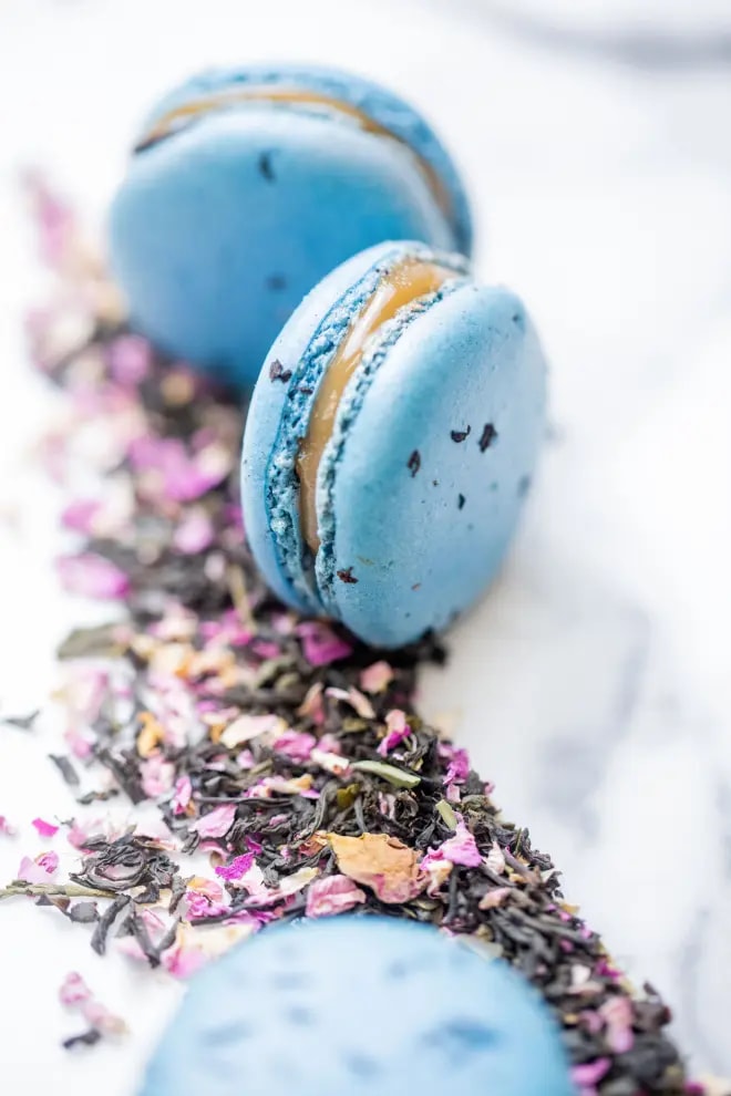 Ποικιλία από macarons Ladurée σε διαφορετικές γεύσεις